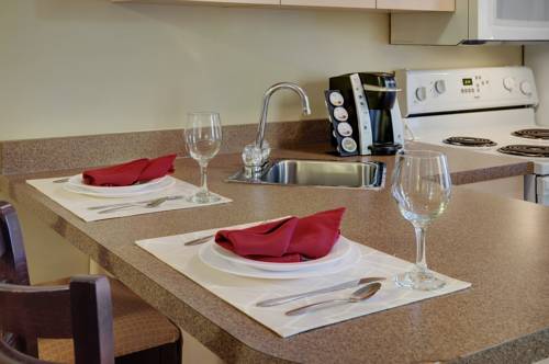 Imagen de la habitación del Hotel Pomeroy Inn and Suites Chetwynd. Foto 5