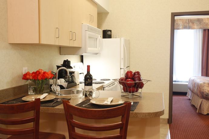 Imagen de la habitación del Hotel Pomeroy Inn and Suites Dawson Creek. Foto 6