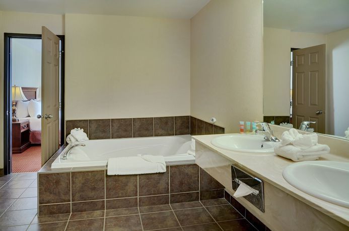 Imagen de la habitación del Hotel Pomeroy Inn and Suites Dawson Creek. Foto 10