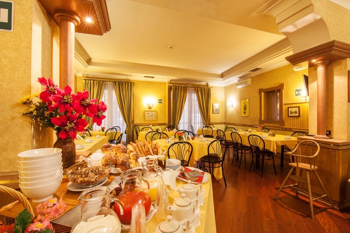 Imagen del bar/restaurante del Hotel Pomezia. Foto 2