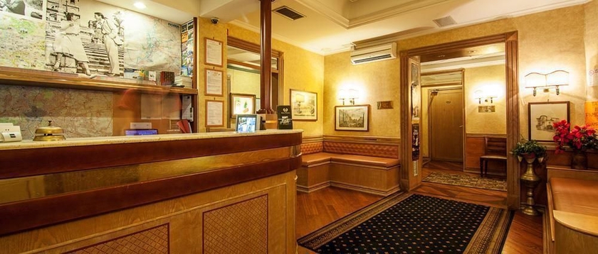 Imagen de los interiores del Hotel Pomezia. Foto 14