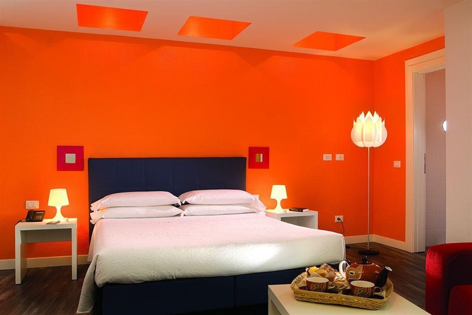 Imagen general del Hotel Pomezia Roma. Foto 7