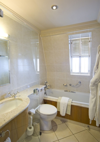 Imagen de la habitación del Hotel Pomme d'Or. Foto 6