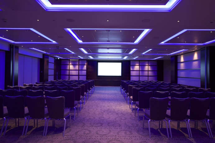 Imagen de los interiores del Hotel Pomme d'Or. Foto 11