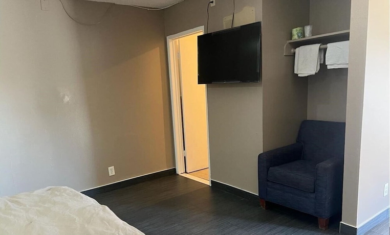 Imagen de la habitación del Hotel Pomona Inn. Foto 4