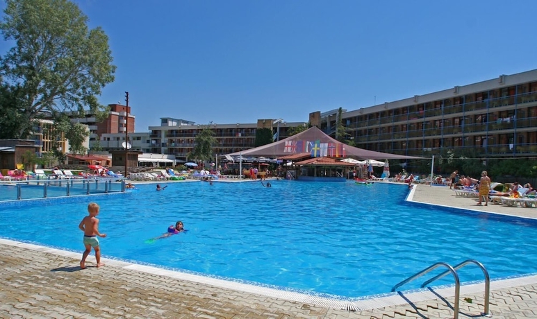 Imagen de la piscina del Hotel Pomorie Sun. Foto 16