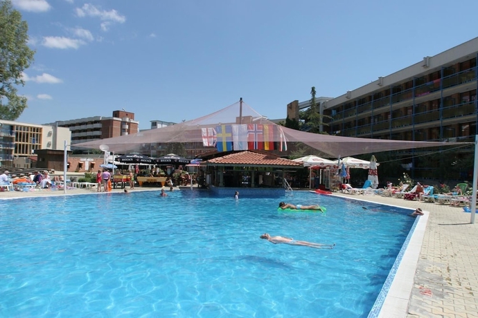 Imagen de la piscina del Hotel Pomorie Sun. Foto 17