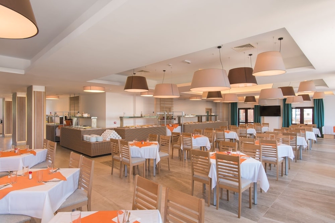 Imagen del bar/restaurante del Hotel Pomorie Sun. Foto 4
