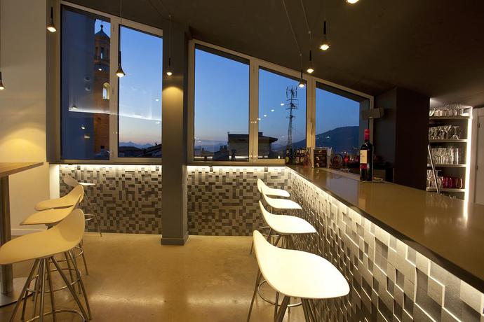 Imagen del bar/restaurante del Hotel Pompaelo Urban Spa. Foto 5