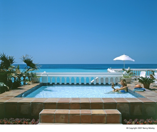 Imagen de la piscina del Hotel Pompano Beach Club. Foto 15