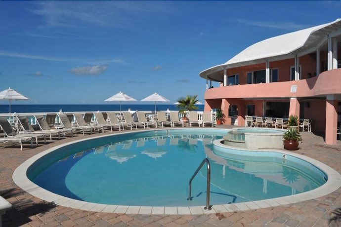 Imagen de la piscina del Hotel Pompano Beach Club. Foto 16