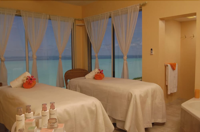 Imagen de los interiores del Hotel Pompano Beach Club. Foto 14