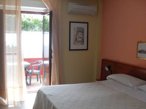 Imagen de la habitación del Hotel Pompei. Foto 14