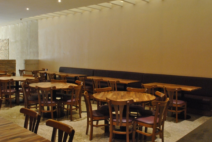 Imagen del bar/restaurante del Hotel Pompeu Rio. Foto 4