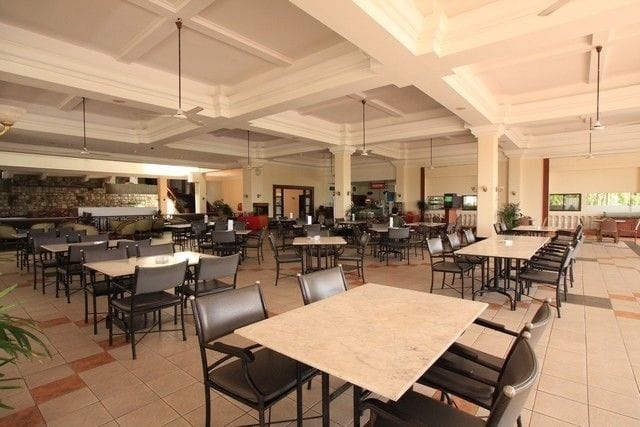 Imagen del bar/restaurante del Hotel Ponderosa Golf and Country Resort. Foto 5