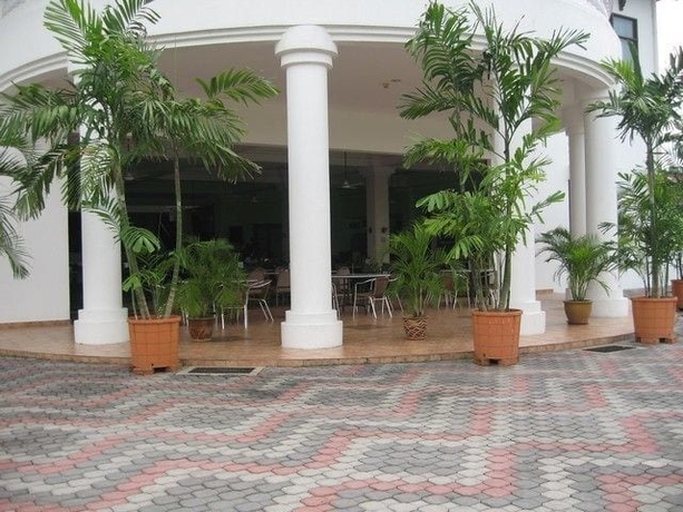 Imagen del bar/restaurante del Hotel Ponderosa Golf and Country Resort. Foto 7