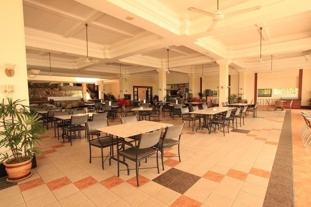 Imagen del bar/restaurante del Hotel Ponderosa Golf and Country Resort. Foto 9
