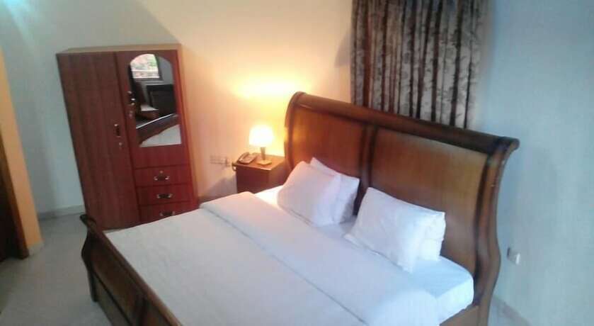 Imagen general del Hotel Ponderosa Travel Lodge. Foto 3