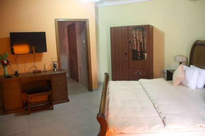 Imagen general del Hotel Ponderosa Travel Lodge. Foto 10