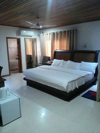 Imagen general del Hotel Ponderosa Travel Lodge. Foto 16