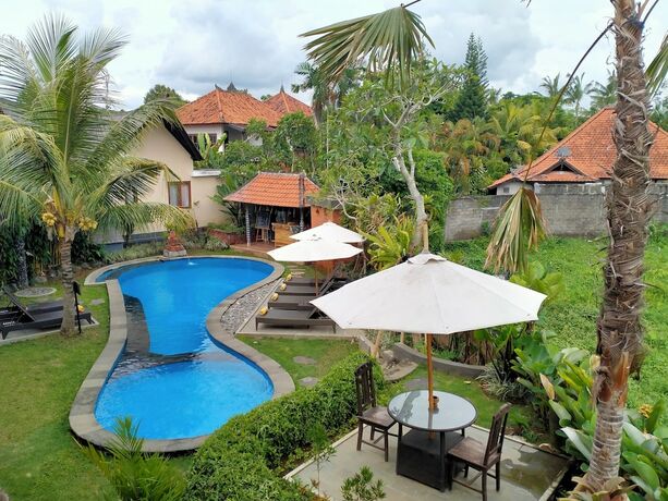 Imagen de la piscina del Hotel Pondok Massas Ubud. Foto 28