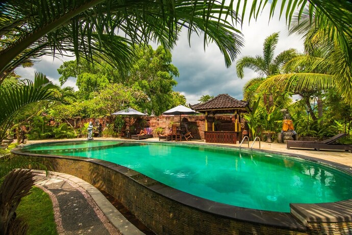 Imagen de la piscina del Hotel Pondok Wisata Sartaya 2. Foto 39