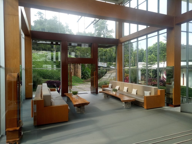 Imagen de los interiores del Hotel Pondokan Tjiburial. Foto 19