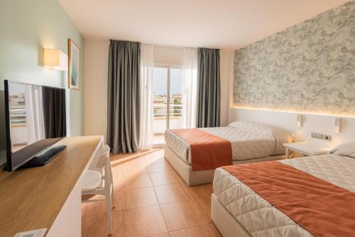 Imagen de la habitación del Hotel Ponient Piramide Salou by Port Aventura World. Foto 4