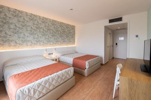Imagen de la habitación del Hotel Ponient Piramide Salou by Port Aventura World. Foto 5