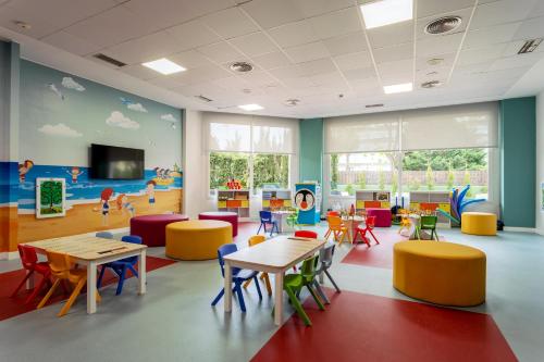 Imagen de los interiores del Hotel Ponient Piramide Salou by Port Aventura World. Foto 9