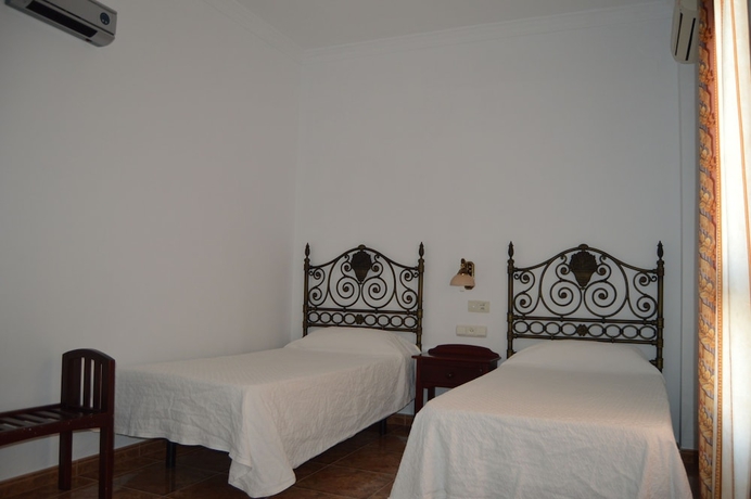 Imagen de la habitación del Hotel Poniente. Foto 2