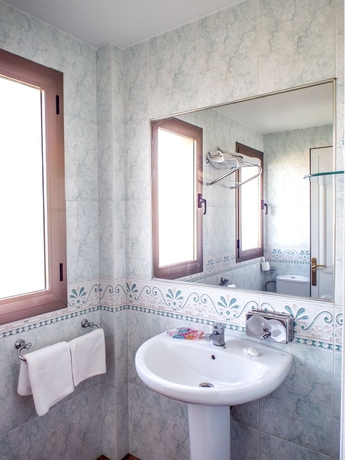 Imagen de la habitación del Hotel Poniente. Foto 5