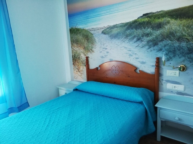 Imagen de la habitación del Hotel Poniente. Foto 14