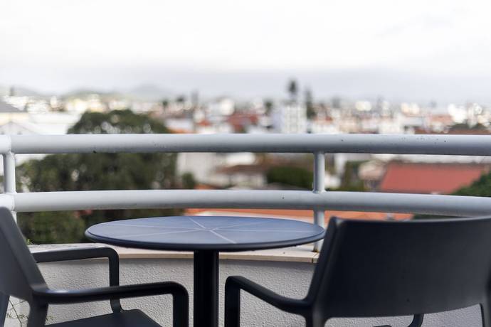 Imagen de la habitación del Hotel Ponta Delgada. Foto 36