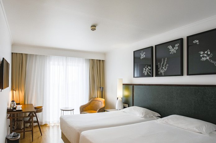 Imagen de la habitación del Hotel Ponta Delgada. Foto 37