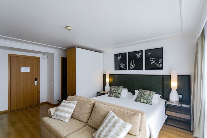 Imagen de la habitación del Hotel Ponta Delgada. Foto 42