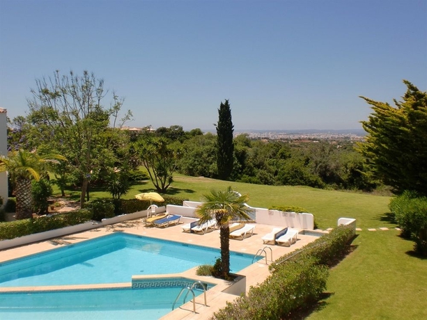 Imagen de la piscina del Hotel Ponta Grande Carvoeiro. Foto 15