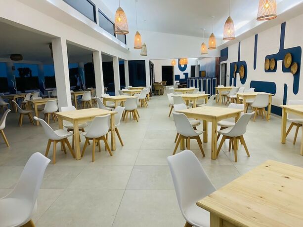 Imagen del bar/restaurante del Hotel Ponta Mar Resort. Foto 14