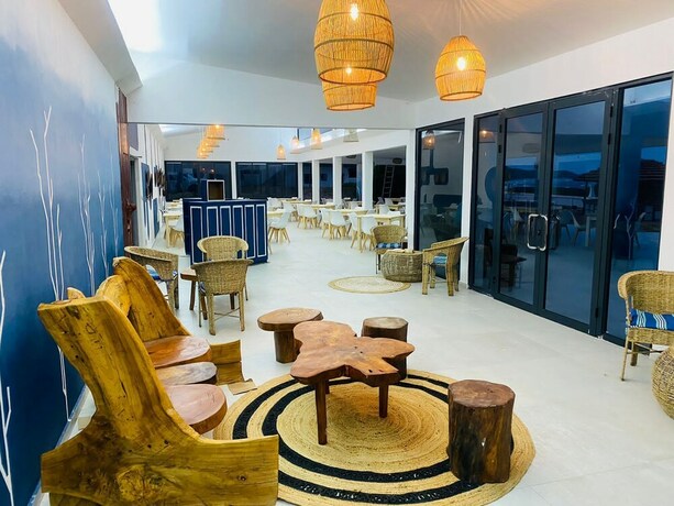 Imagen del bar/restaurante del Hotel Ponta Mar Resort. Foto 15