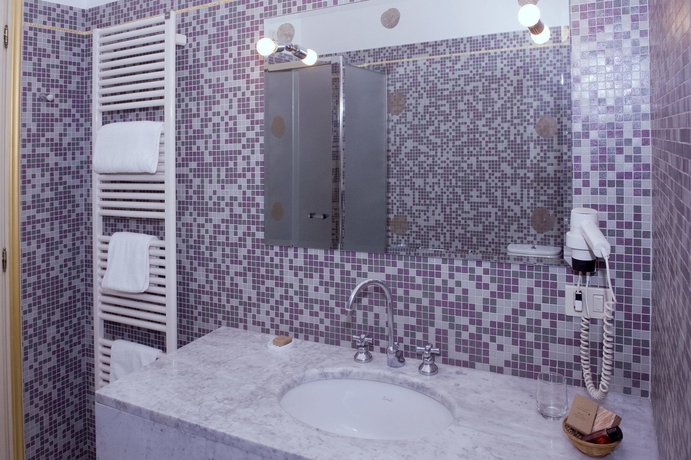 Imagen de la habitación del Hotel Ponte Di Rialto. Foto 8