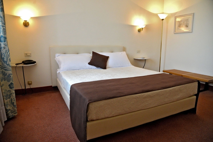 Imagen de la habitación del Hotel Ponte Di Rialto. Foto 11