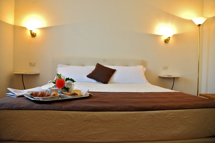 Imagen de la habitación del Hotel Ponte Di Rialto. Foto 12