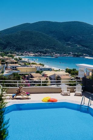 Imagen de la piscina del Hotel Ponti Beach. Foto 16