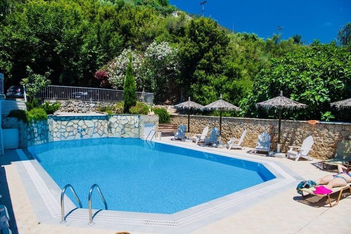 Imagen de la piscina del Hotel Ponti Beach. Foto 18