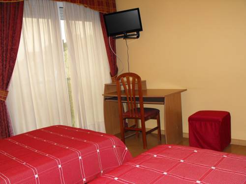 Imagen de la habitación del Hotel Pontiñas. Foto 7