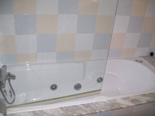 Imagen de la habitación del Hotel Pontiñas. Foto 8