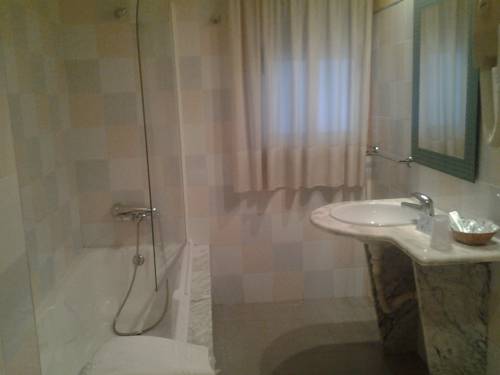 Imagen de la habitación del Hotel Pontiñas. Foto 10