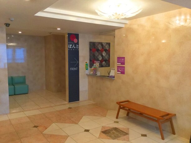 Imagen de los interiores del Hotel Ponto. Foto 19