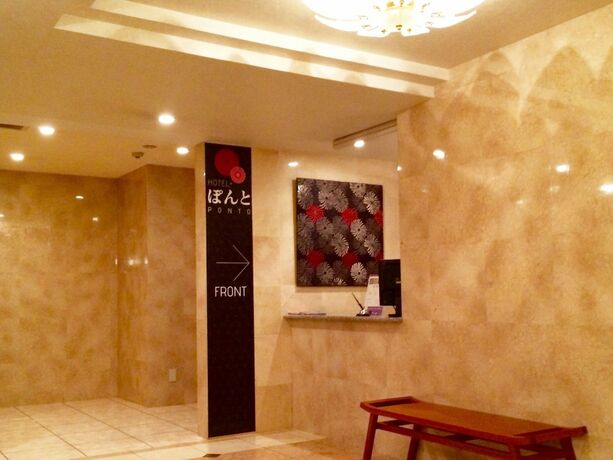 Imagen de los interiores del Hotel Ponto. Foto 20