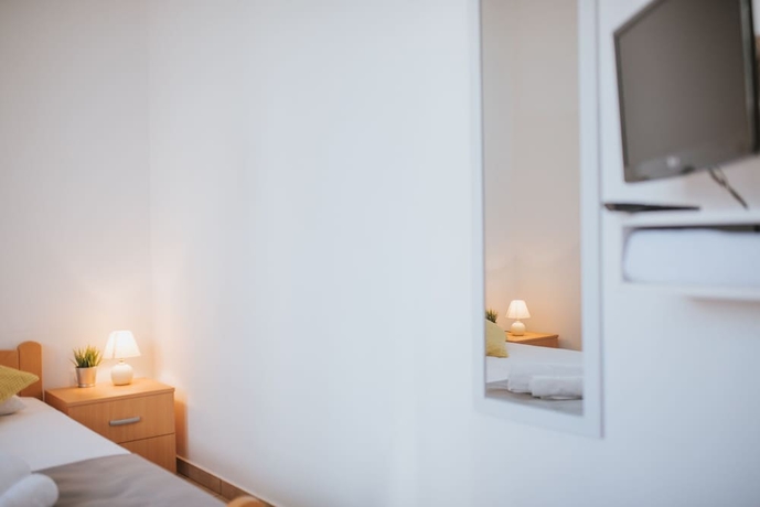 Imagen de la habitación del Hotel Pool Apartments Galeb. Foto 3